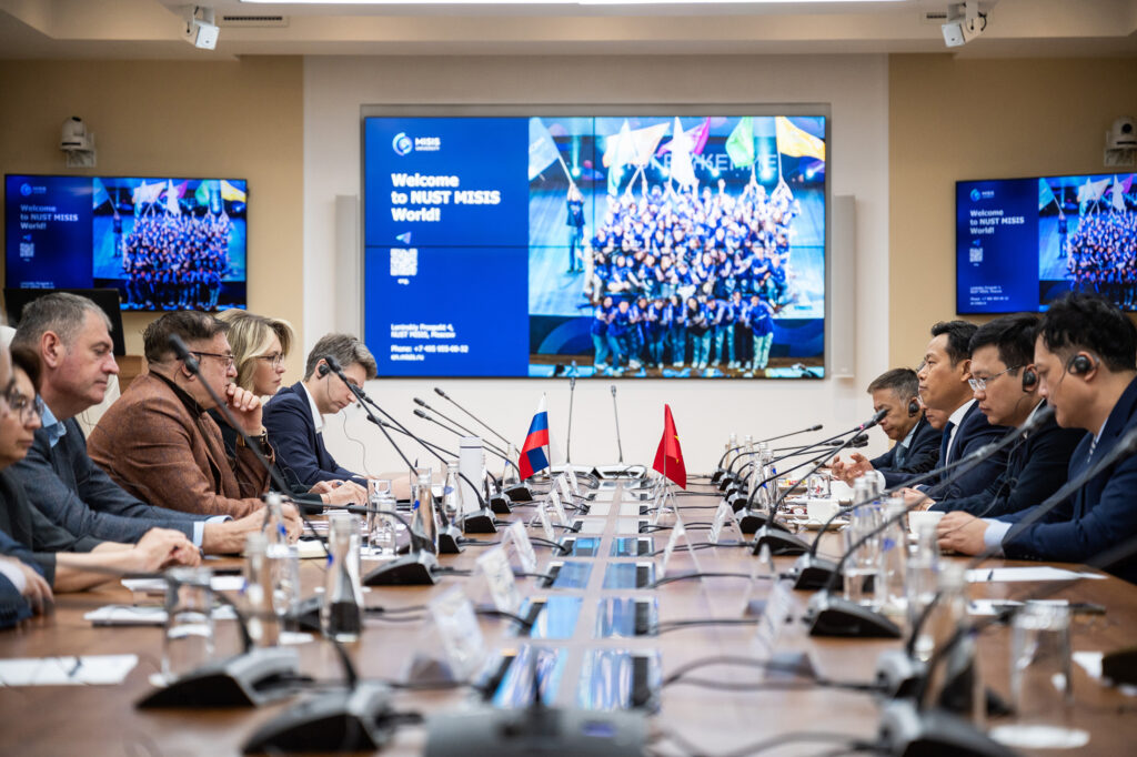 ĐHQGHN và ĐH Khoa học và Công nghệ Quốc gia (Liên bang Nga) tăng cường hợp tác trong khoa học và giáo dục
