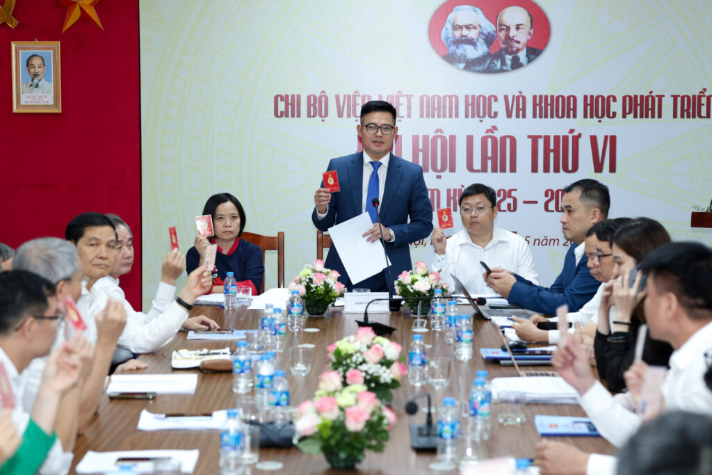 Đại hội Chi bộ Viện Việt Nam học và KHPT lần VI nhiệm kỳ 2025–2030: Đột phá nghiên cứu liên ngành, khẳng định vị thế trong ĐHQGHN